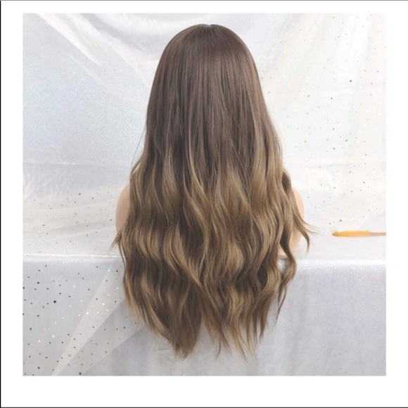 🆕️ Wavy Middle Part Heat Resistant Wig - Picture 2 of 7